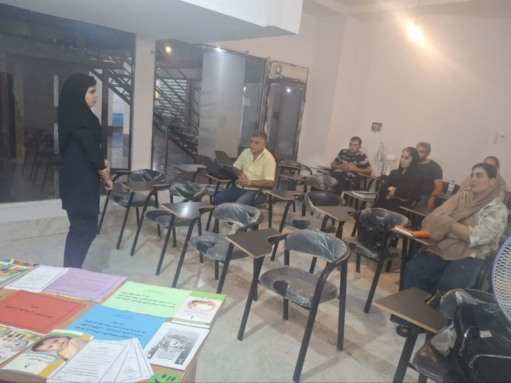 آموزش صحیح شیردهی، رفع مشکلات مادران و حمایت از تغذیه انحصاری با شیر مادر